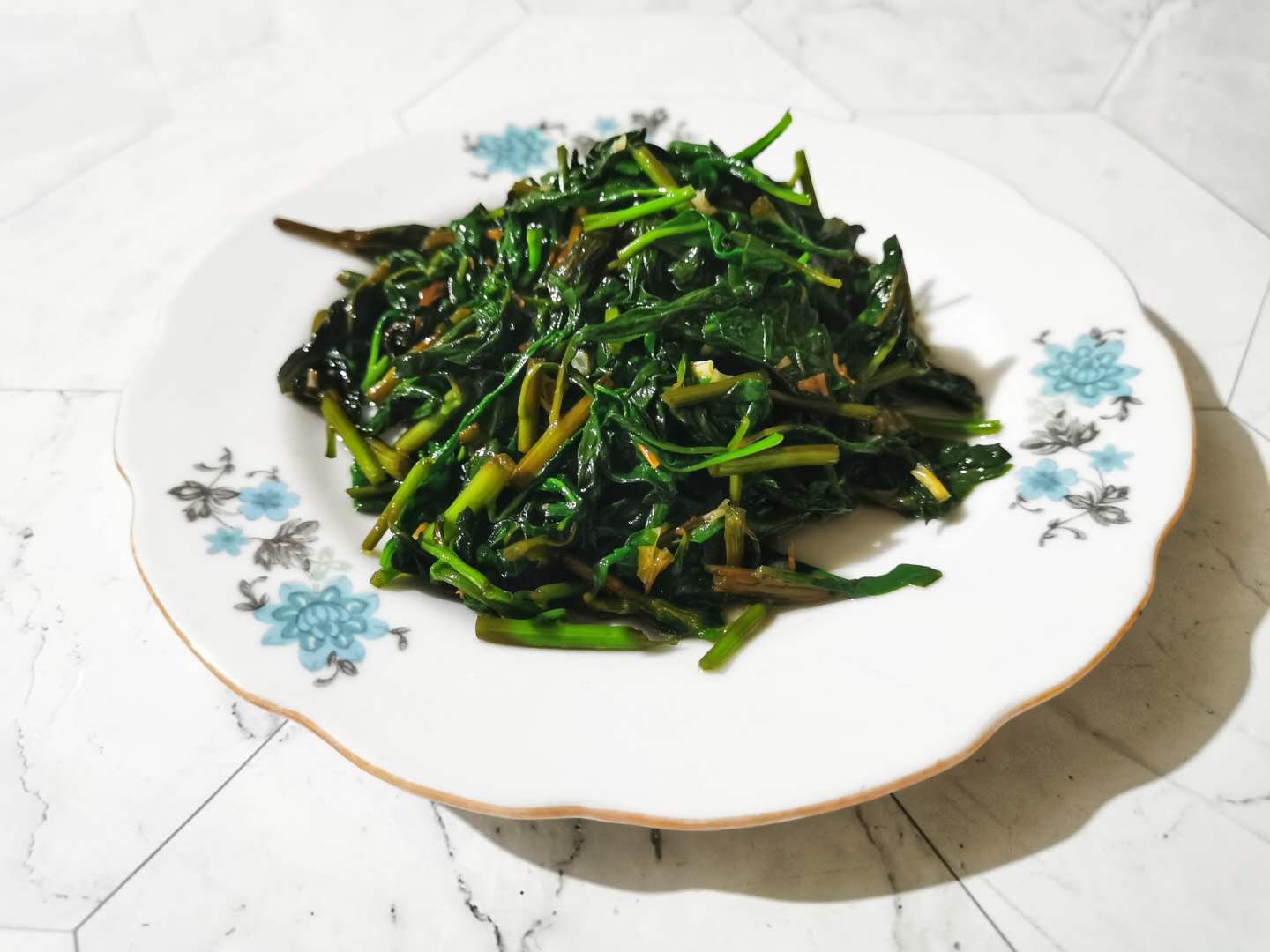 【凉拌枸杞芽】