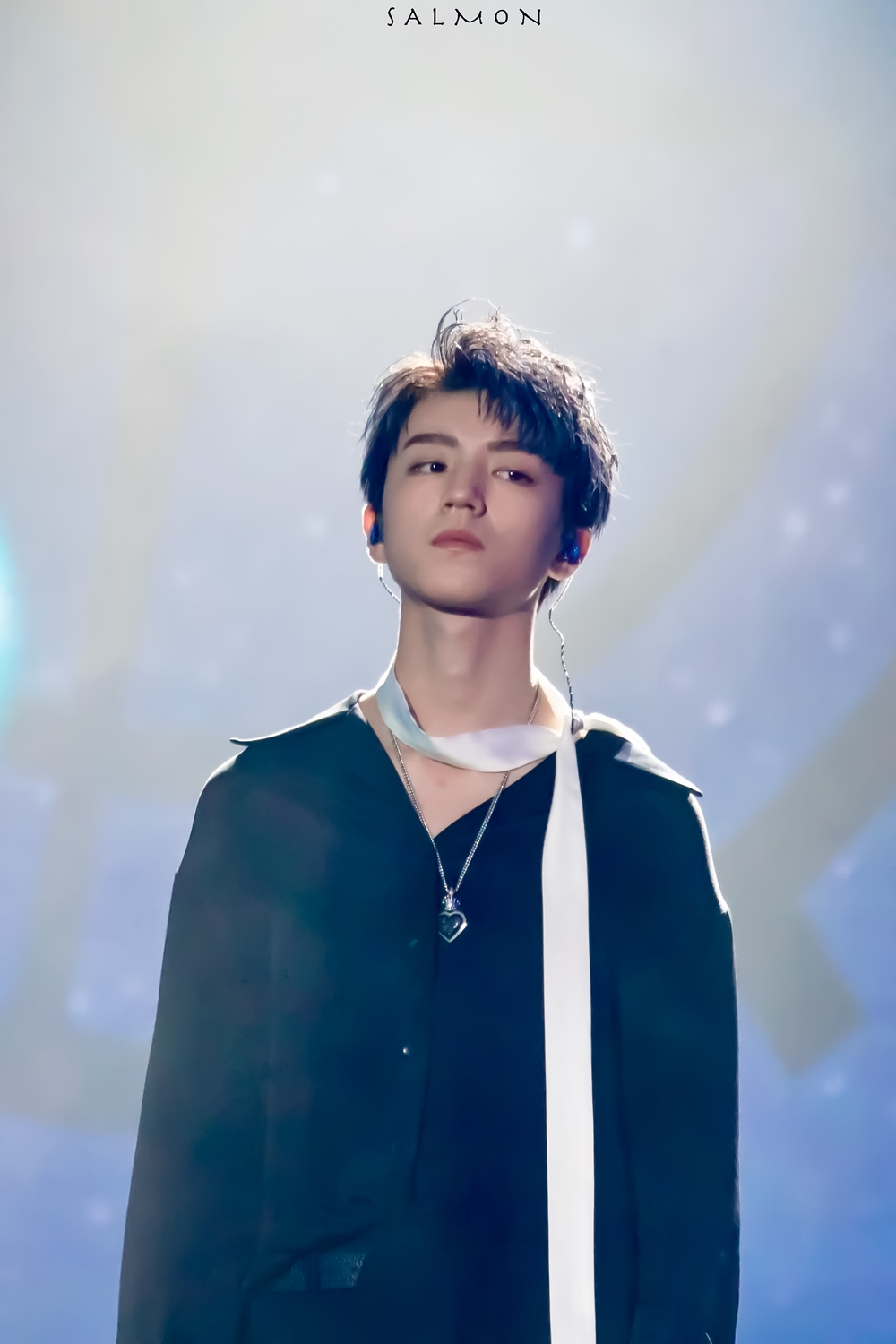 王俊凯《意外》舞台简析:倔强的男孩,为何不说实话?