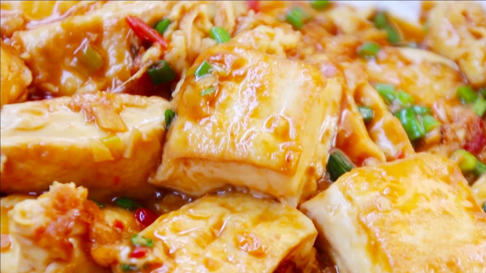 焖豆腐不花哨味道好,吃了一块还想吃,大厨的做法简单又易学