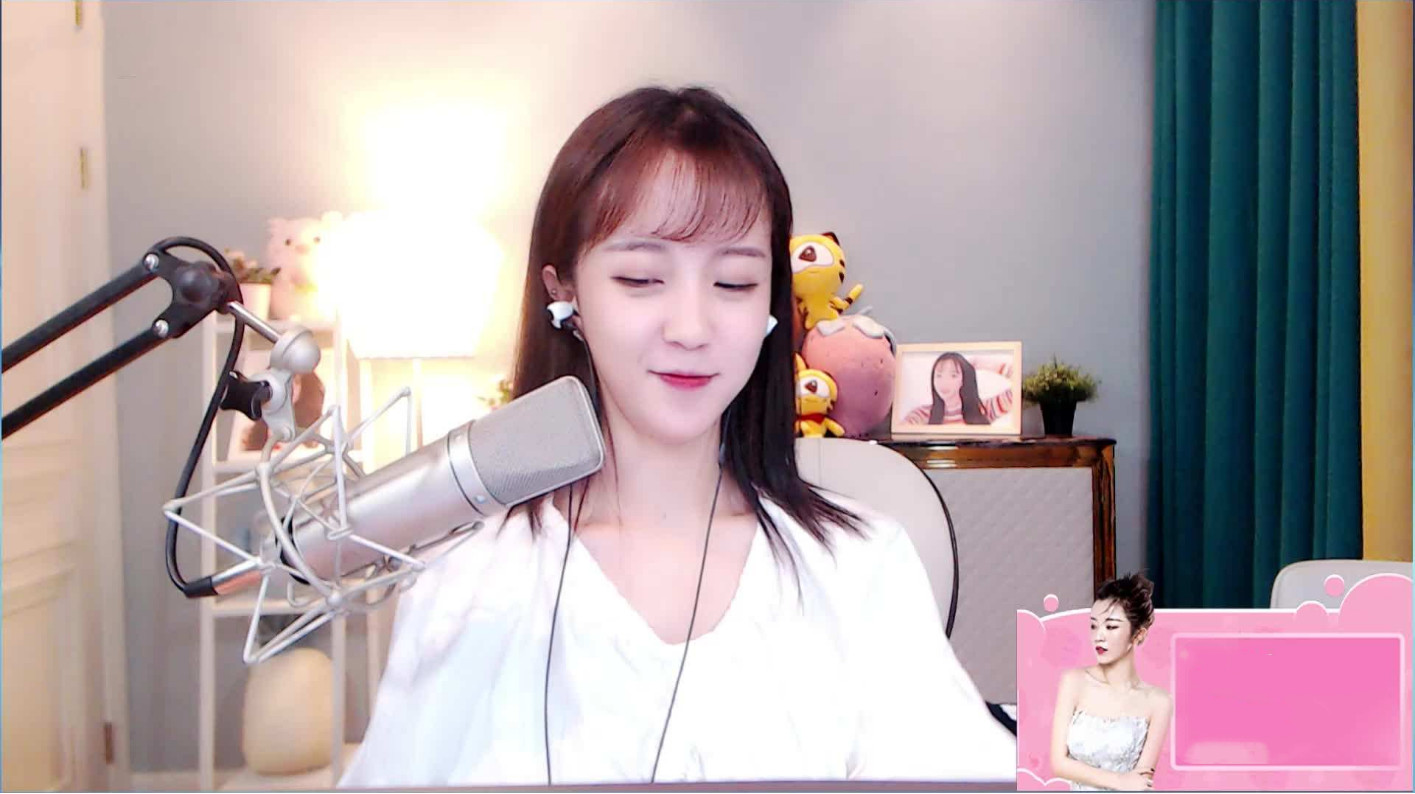 抖音网红莉哥转战平台直播,戏唱国歌被封号,网友:这是要凉了吗