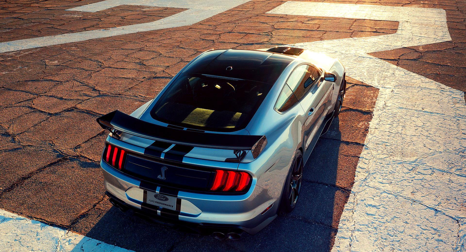 2020福特野马谢尔比gt500多视角拍摄,眼镜蛇很霸气!