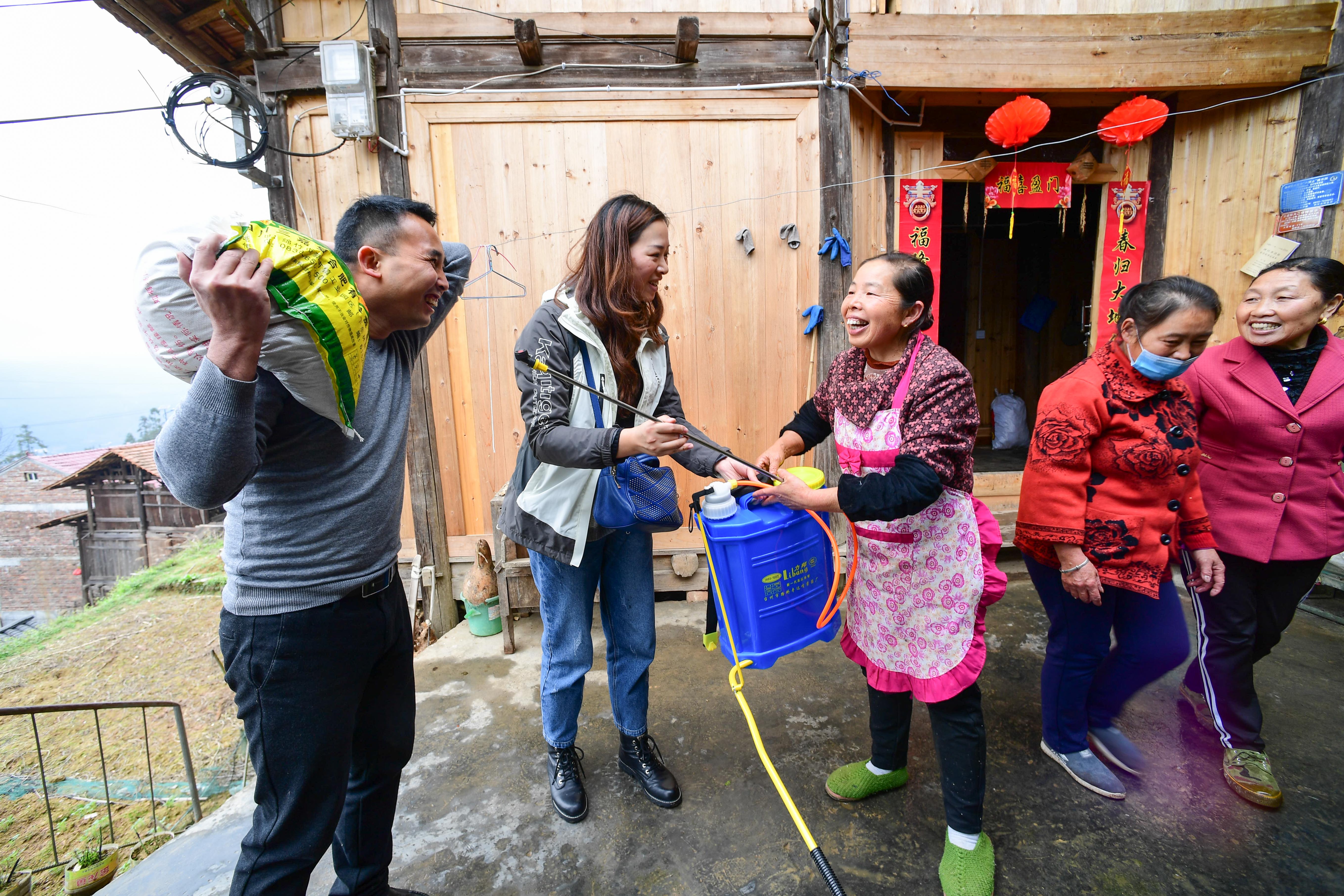 贵州锦屏:心系村民的脱贫女干部杨晓琴(3)