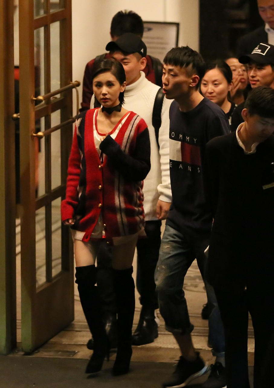 王子文在一次采访中,面对三个男记者,竟然说出了这样一句话:"如果一个