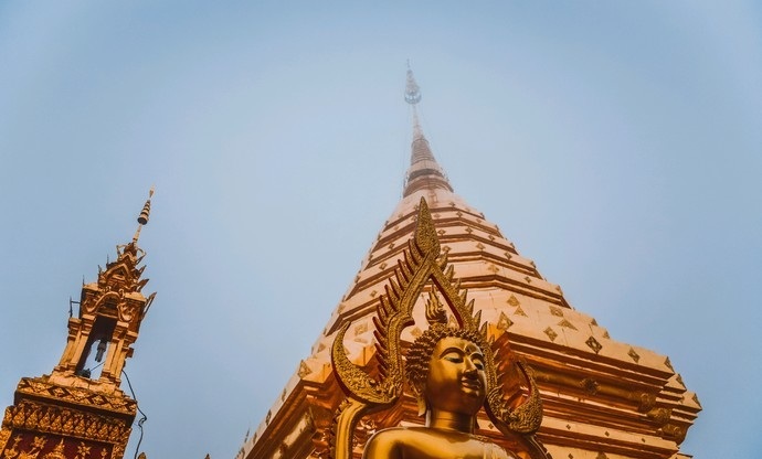 由泰国皇室兴建的素贴寺,让每一个来此的人都感受到本质的纯粹