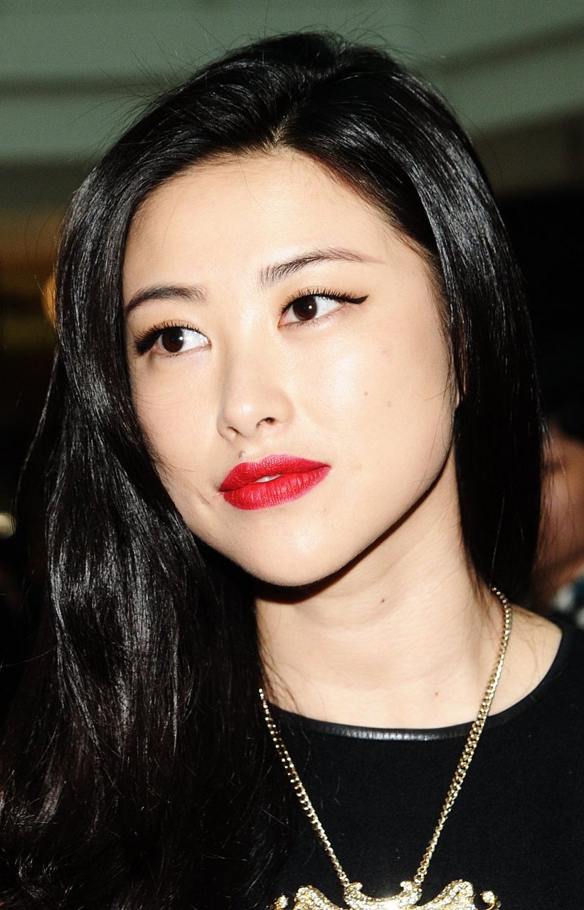 朱珠,作为亚洲最美100张面孔的连续入围者,除了脸蛋,她还有什么吸引人