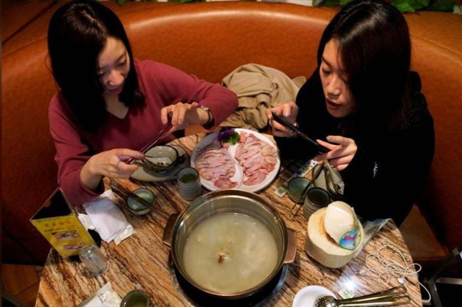 中国吃货正改变世界:吃光西班牙猪,解除丹麦生蚝危机,还逼得马来西亚