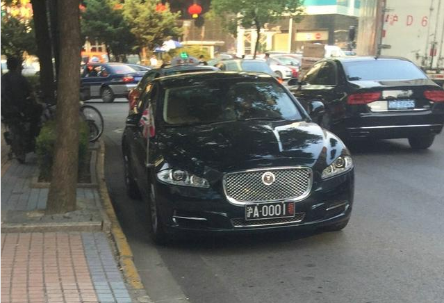 上海滩谁是老大?5辆1号车牌,宾利最有纪念价值,捷豹最特殊