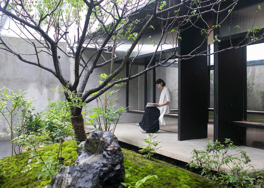 家居:禅茶雅居,110平的小院内,几棵树,一茶室,足矣