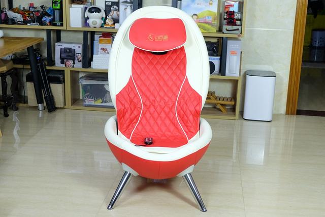 小巨蛋时尚创意按摩椅体验:为你省去推拿店的钱