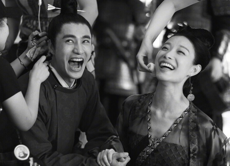 陈坤倪妮携手走川藏线,素颜亲密合影,这对兄妹的塘我嗑了