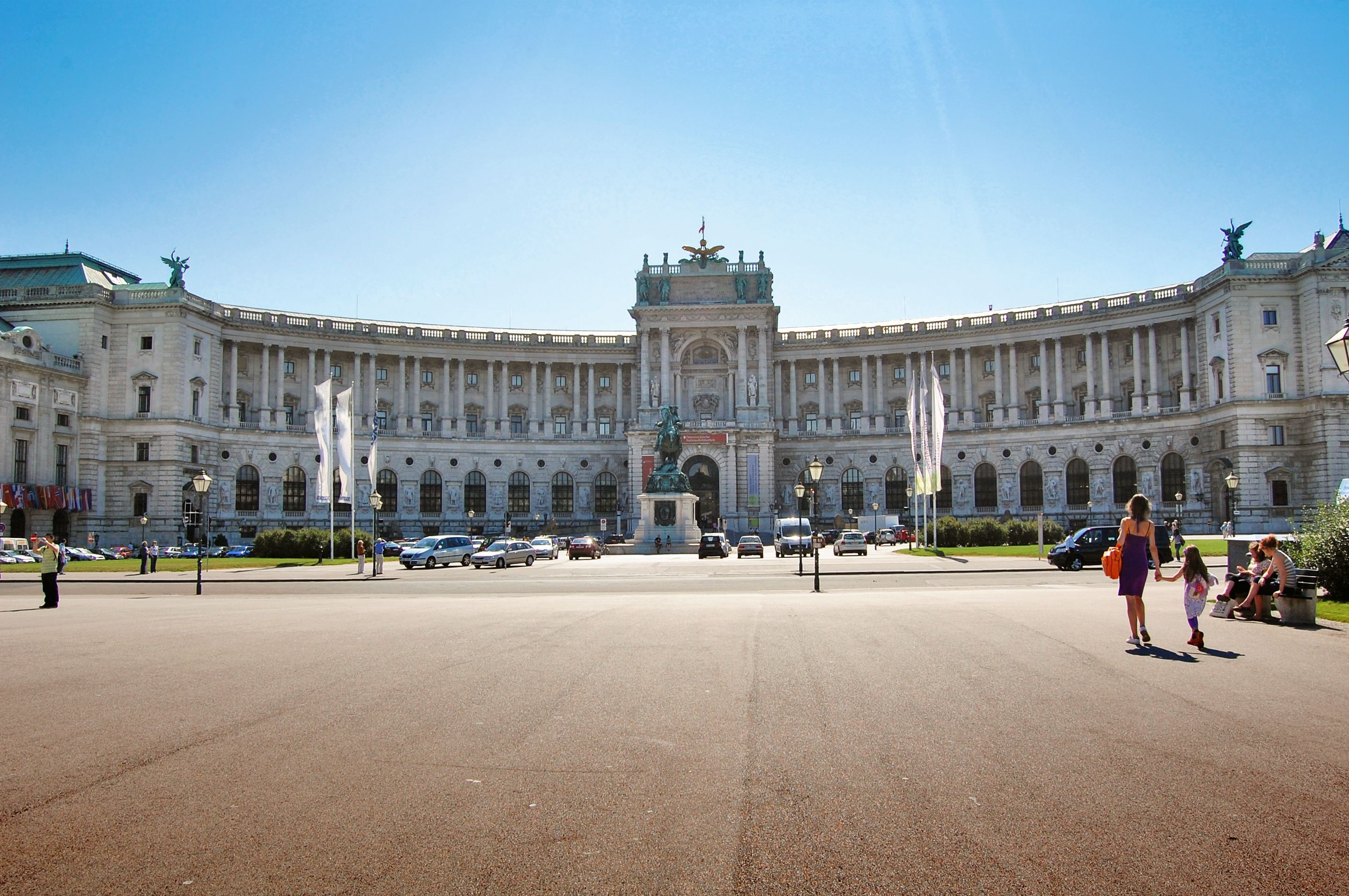 坐落在首都维也纳,受到很多人喜欢,那便是霍夫堡皇宫