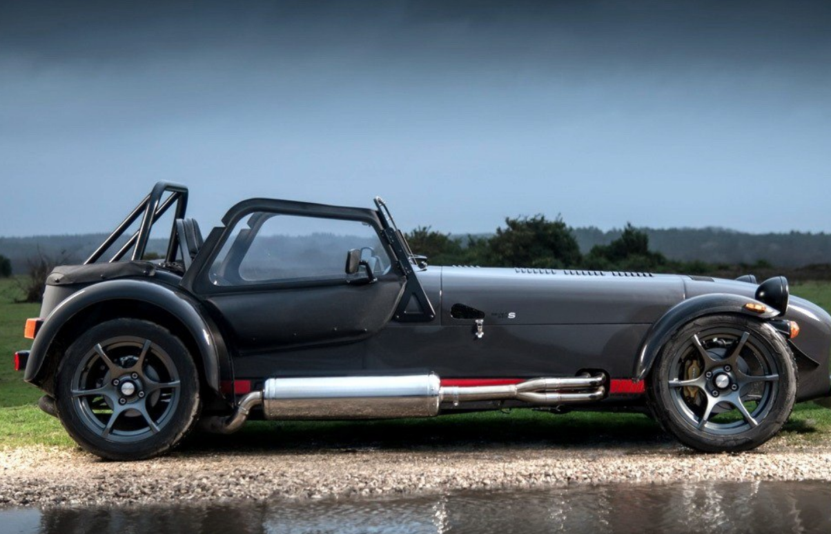 为赛道而生caterham seven跑车你喜欢吗?