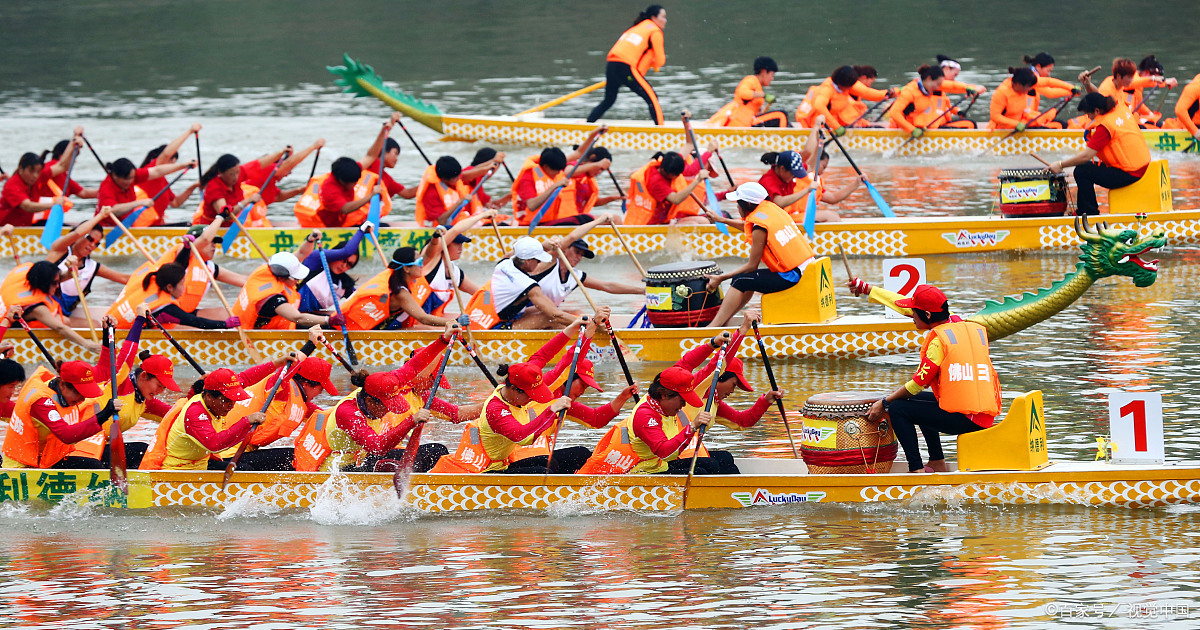 吃粽子赛龙舟挂艾草