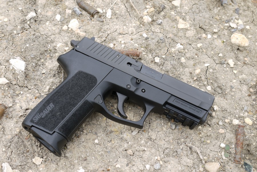 这2支手枪都来自瑞士,sp2022手枪最安全,p226特种部队最青睐