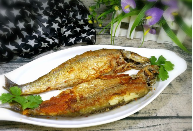 干煎岛子鱼——酥脆金黄的外皮细腻香嫩的鱼肉太开胃啦!