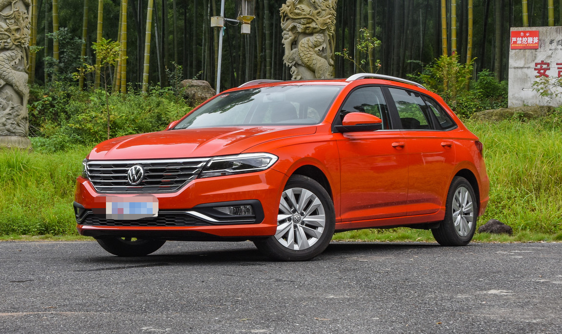 的很有个性,远远的一眼就能认出来,车身的各种线条也是很能凸显运动感