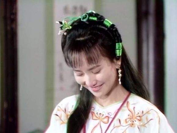 新白娘子传奇中,陈美琪扮的小青有个造型,20年后的她更标致了