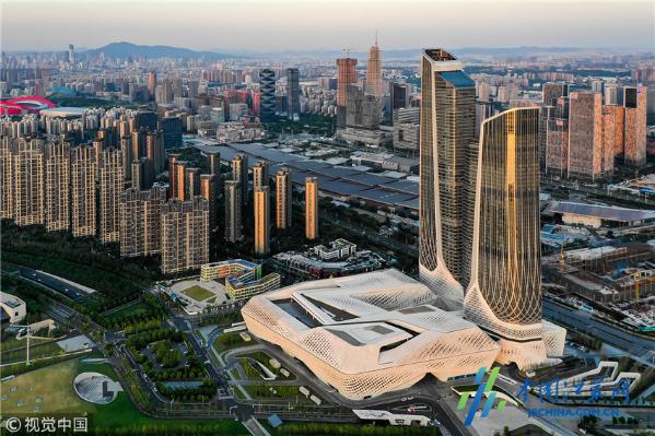 夕阳西下 南京河西新城景色秀美