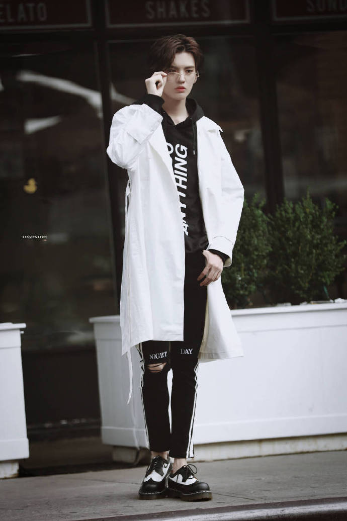 毕雯珺 # 说实话 雯珺颜值,身高,唱歌,演技通通拿的出来,无论是走