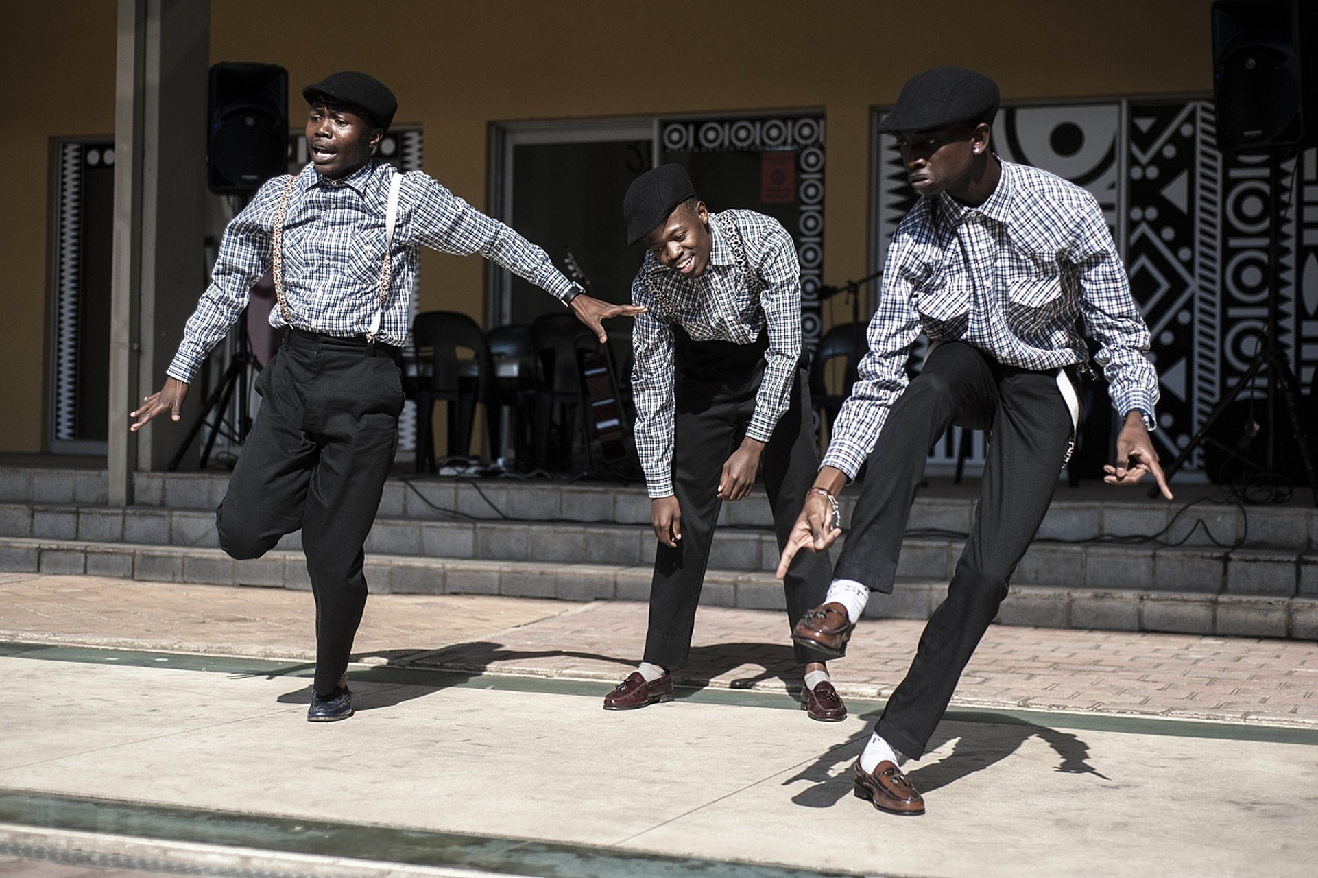 萨普文化是非洲刚果地区的一种文化现象,其特点是即使生活贫困,人们也