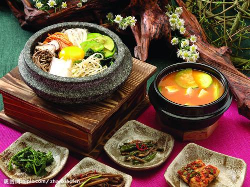 中韩火锅大比拼,你更喜欢哪一个?我选重庆火锅,你选哪个?