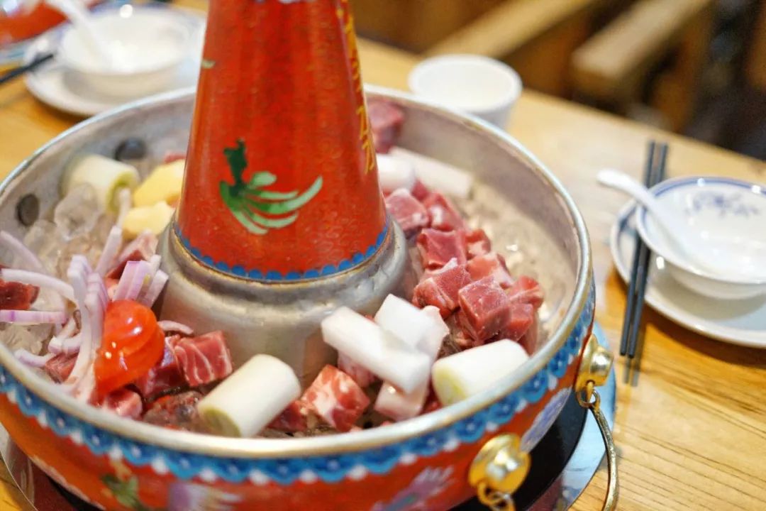 冰块煮羔羊肉,起源于成吉思汗的内蒙冰煮羊火锅