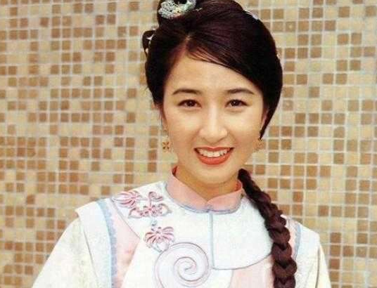 后来两个人还是结婚了,虽然年龄差异很大,但是苗翠花并不介意,两个人