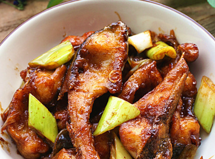 红焖糖醋鱼排——外酥里嫩下饭的好菜!