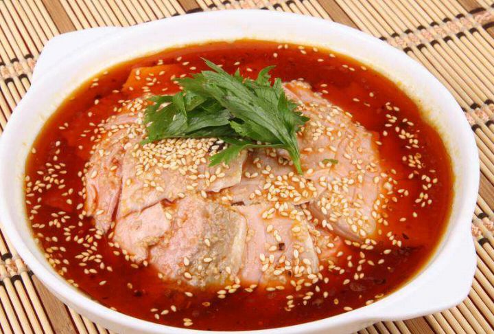 肘子肉怎么做好吃?教大家怎么做下酒菜蒜泥肘子肉!