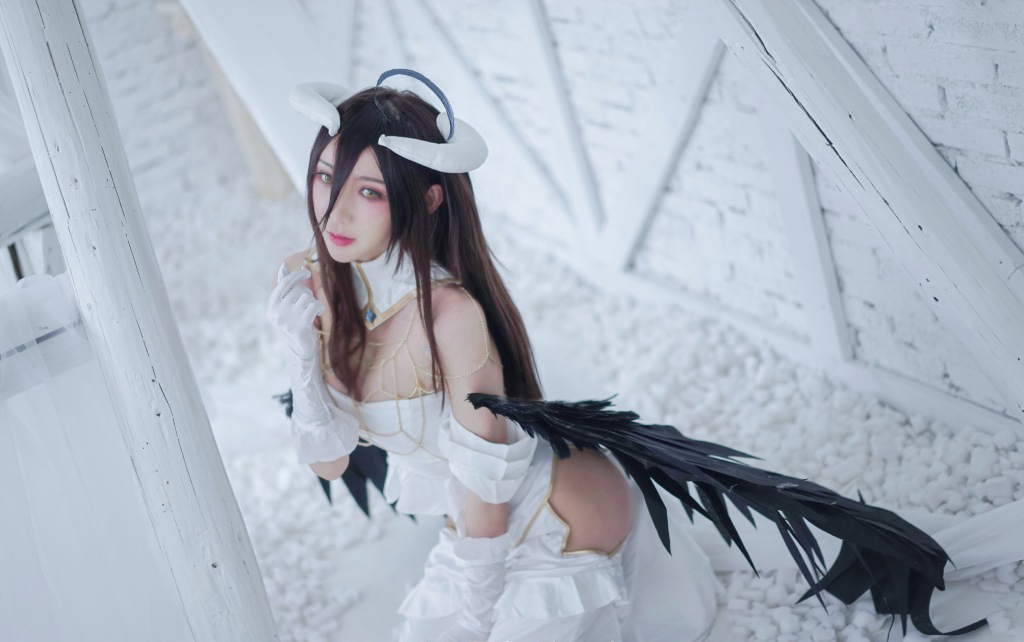 雅儿贝德cos:我永远爱着安兹·乌尔·恭大人