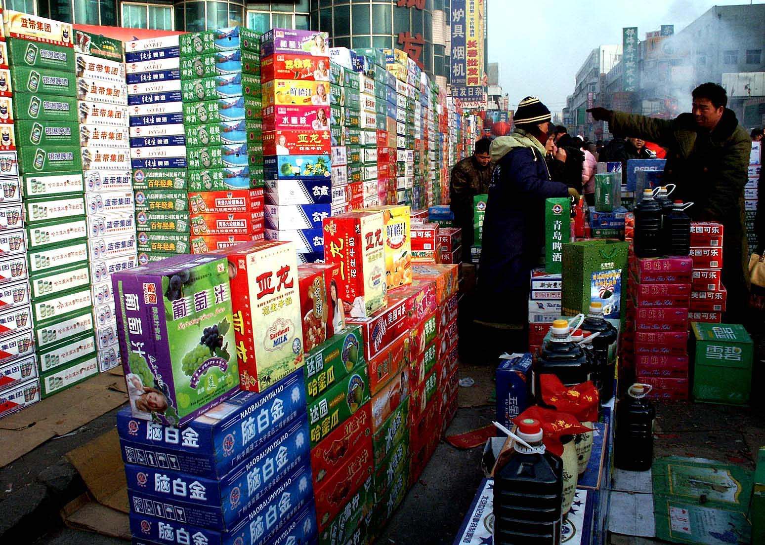 【特写】你好,村口小卖部的山寨饮料了解一下