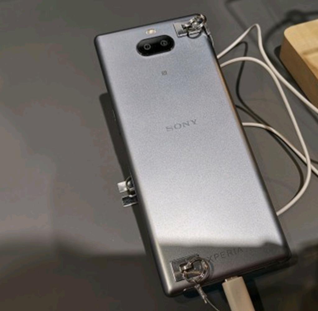 不止带鱼屏:索尼xperia 1发布