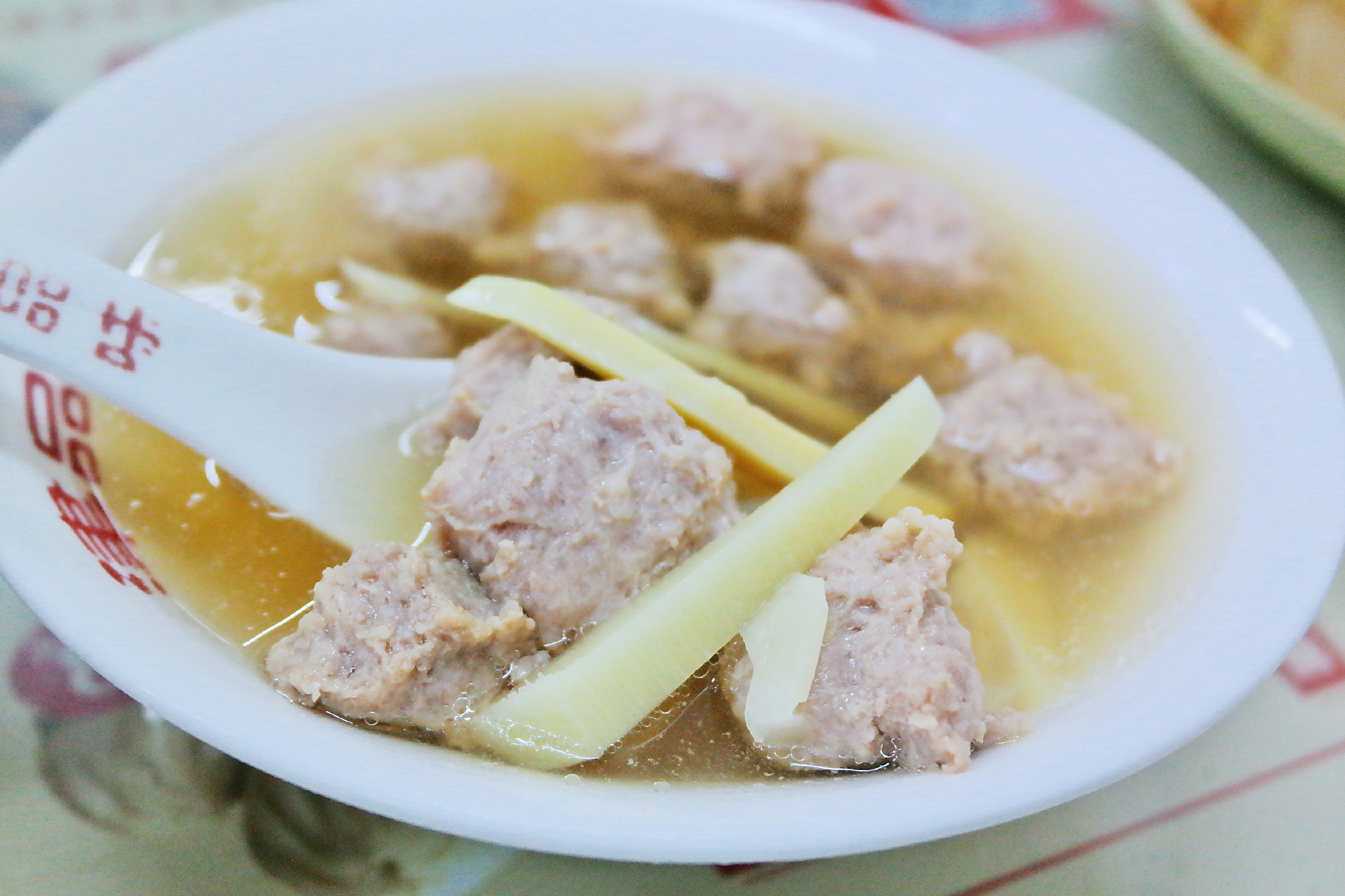 来自厦门的小笼汤包和酸笋肉羹汤,你可知这浓郁的闽南味很好吃?