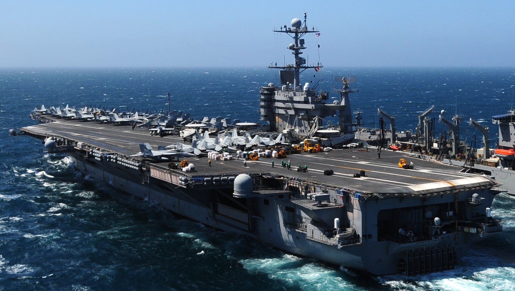 美国海军斯坦尼斯号航空母舰高清图