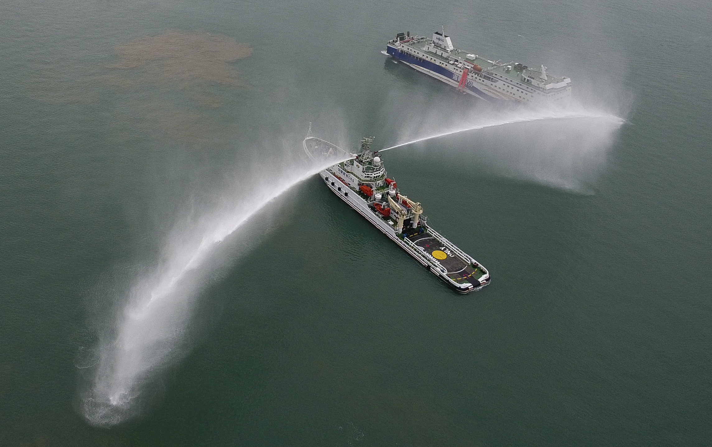 海口举行2018年琼州海峡客滚船海上应急救助综合演练