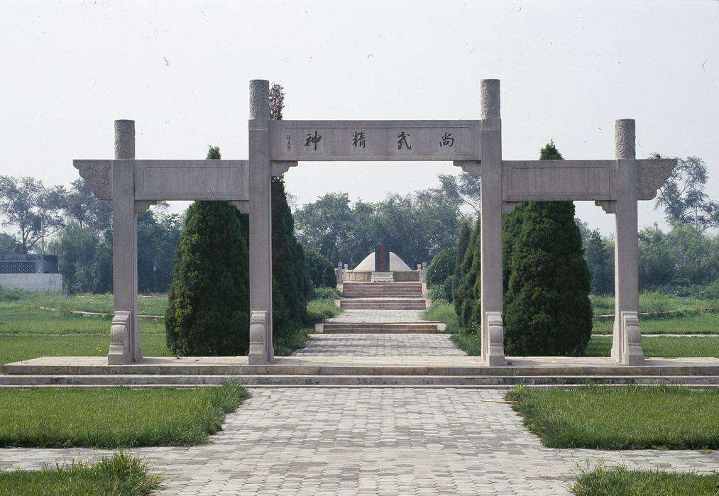 霍元甲陵墓:投资约为两个亿,占地500亩,宛如一座皇陵