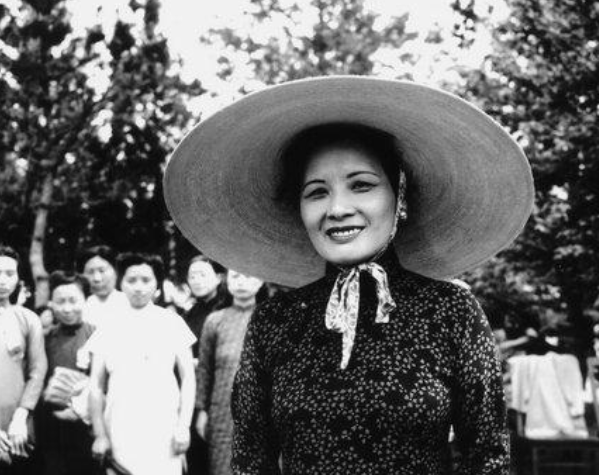 1948年,年过半百的宋美龄老照片,最后的中国民国第一夫人