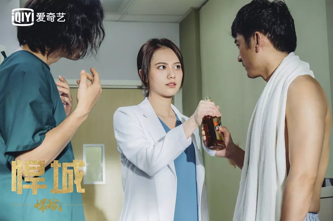 《悍城》——荷尔蒙爆棚,网剧质感提升的集大成者