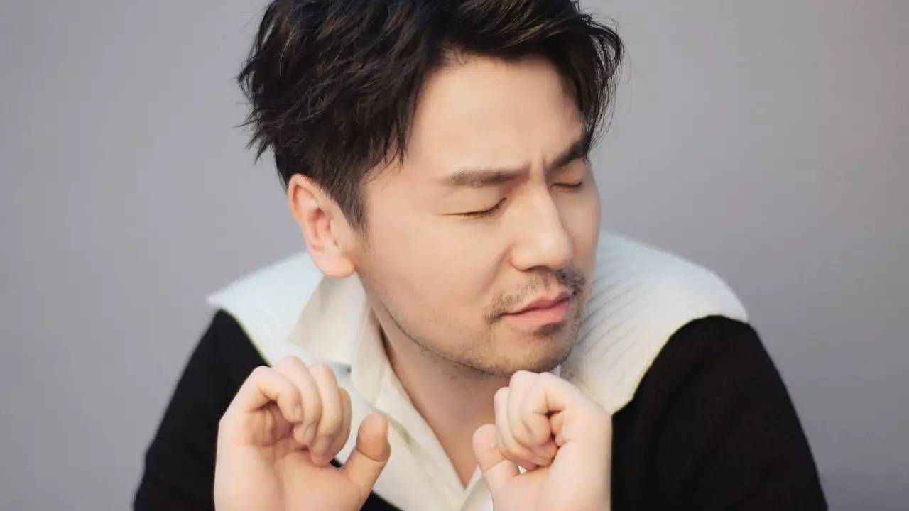 雷佳音曝14岁早恋,对恋爱的定义太逗了,还因此成为学校孩子王