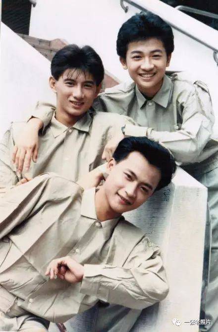 他曾被誉为童年男神,长相酷似张国荣,今晒儿子正面照让人震惊