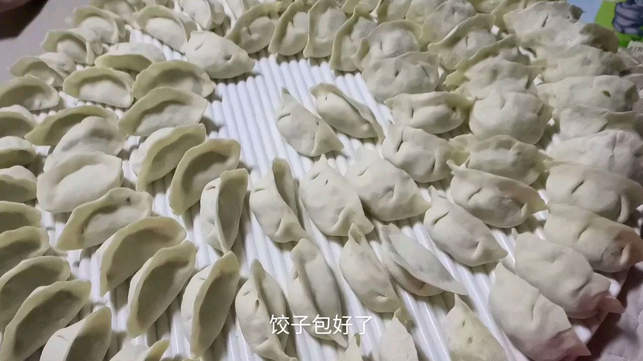 菠菜韭菜鸡蛋完美结合,饺子太好吃了