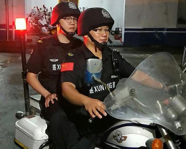 台风中 这些可爱的巡防队员 他们是硬汉也是暖男