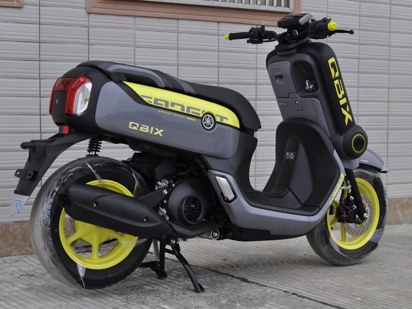 实拍雅马哈qbix 125,颜值真心高!