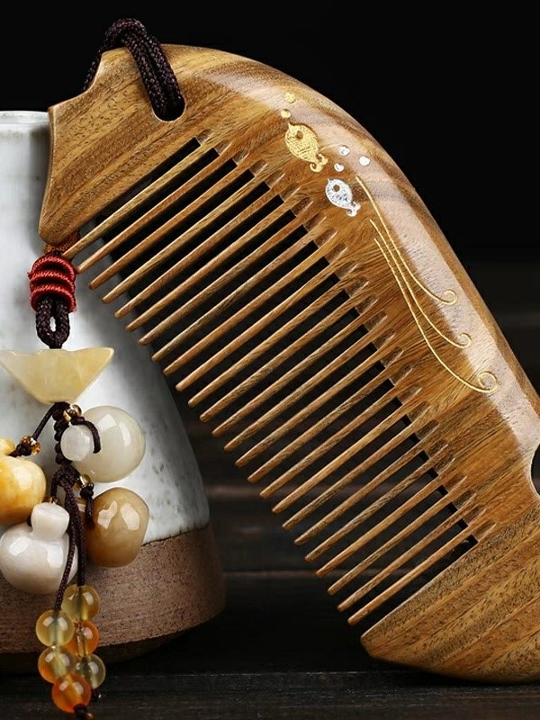 趣味测试:选一款喜欢的檀木梳子,测你穿越到古代是什么地位!