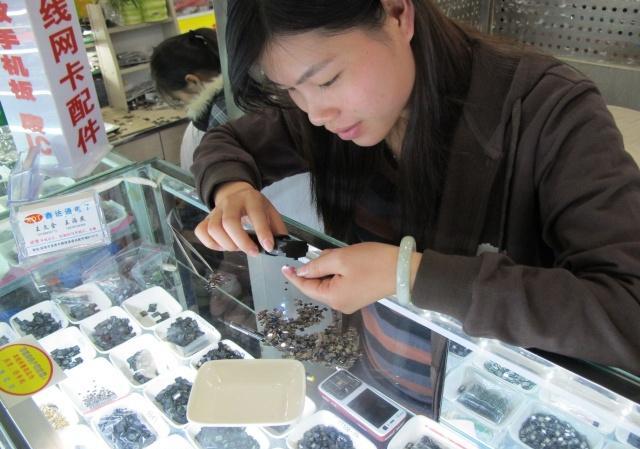 一吨旧手机可以提炼出多少黄金?听完分析,后悔没早点知道!