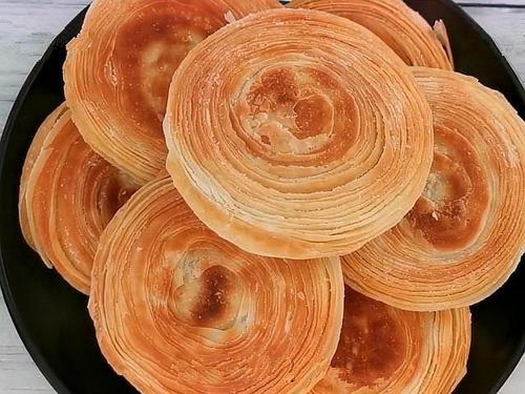 百城百味#杭州美食酥油饼,为杭州著名风味特产,因主要产于市区风吴山