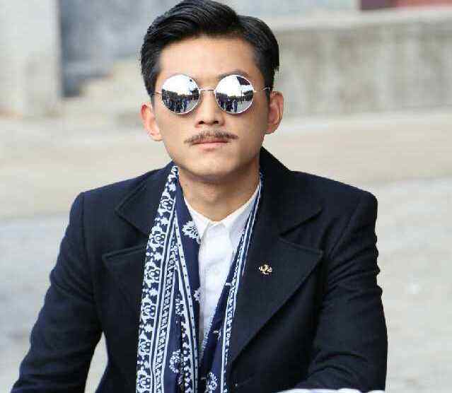 他是座山雕"老大",曾受日本天皇亲自接见,最终下场大快人心