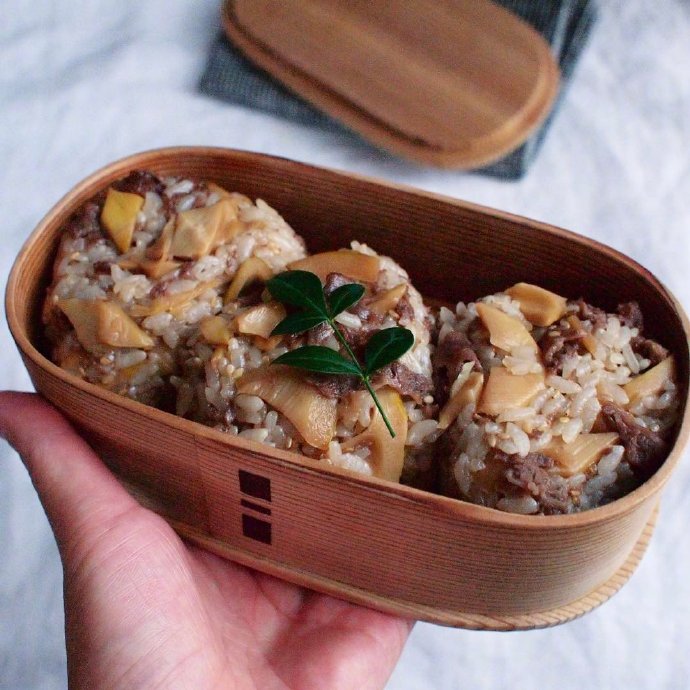 不知道吃什么,今晚就吃饭团吧