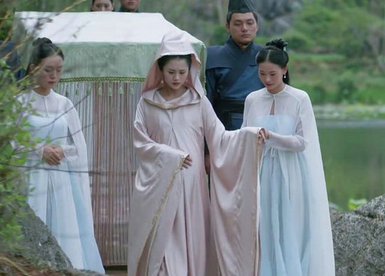 古装剧中的女星"怀孕" 张天爱演技在线 她竟是真的