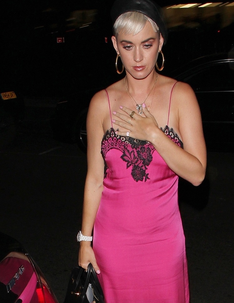 当地时间2018年7月12日,伦敦,凯蒂·佩里(katy perry)和男友奥兰多